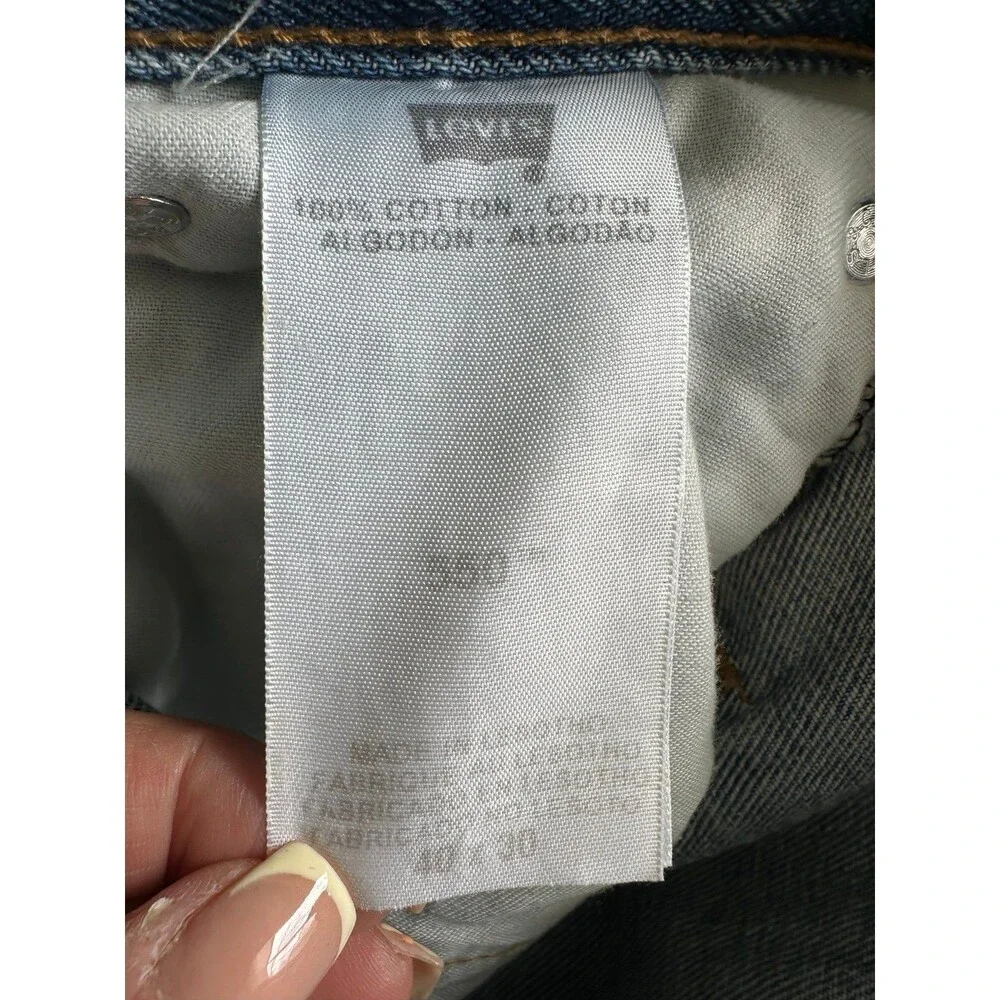 Levi's 550 Men's 100% Cotton Tapered Leg Relaxed Fit Medium Wash Denim Jeans W40